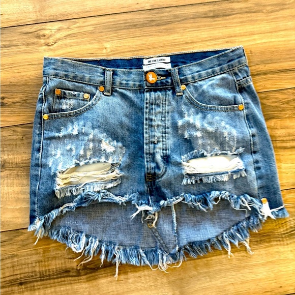 One Teaspoon x Junkyard Distressed Denim Mini Skirt! EUC - Picture 1 of 6